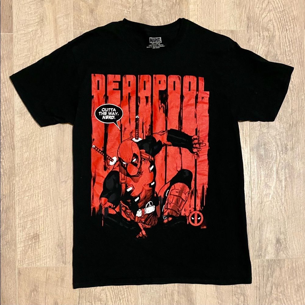 Marvel Deadpool T-Shirt Black & Red M